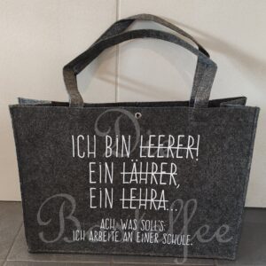 Filztasche groß ,,Ich bin LEERER…“ mit Druckknopf/dünner Filz